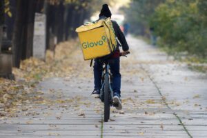 kurier Glovo